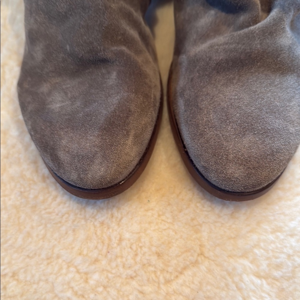 Like new Sundance Italian Suede zip up Slouch Boots with wooden heel and sole - Picture 10 of 16